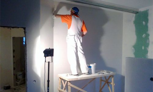 Финишная шпаклевка стен под покраску либо обои